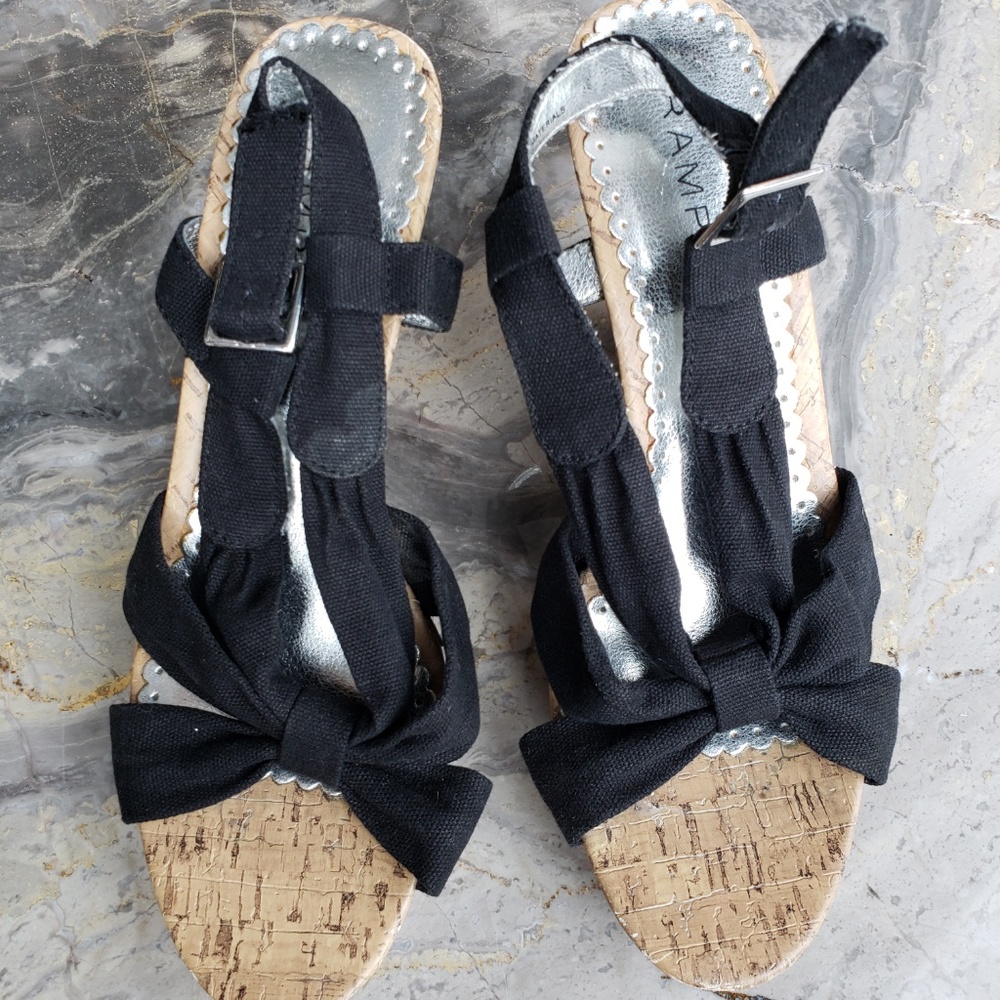 BLACK WEDGES - Picture 2 of 4